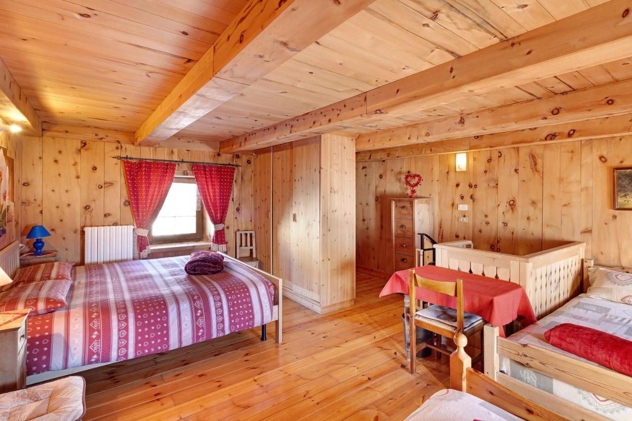 La Tea Di Heidi Lägenhet Livigno Exteriör bild