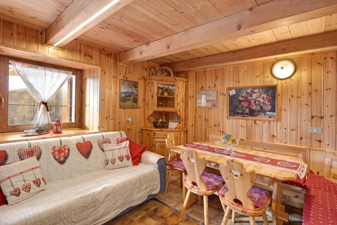 La Tea Di Heidi Lägenhet Livigno Exteriör bild